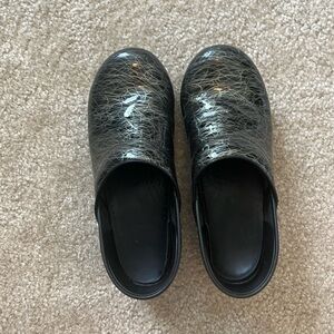 Dansko size 38